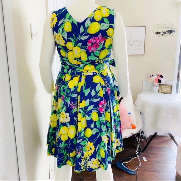 PLUS Lemon Belted Pleated cotton Dress - 14 - Picture 8 of 14